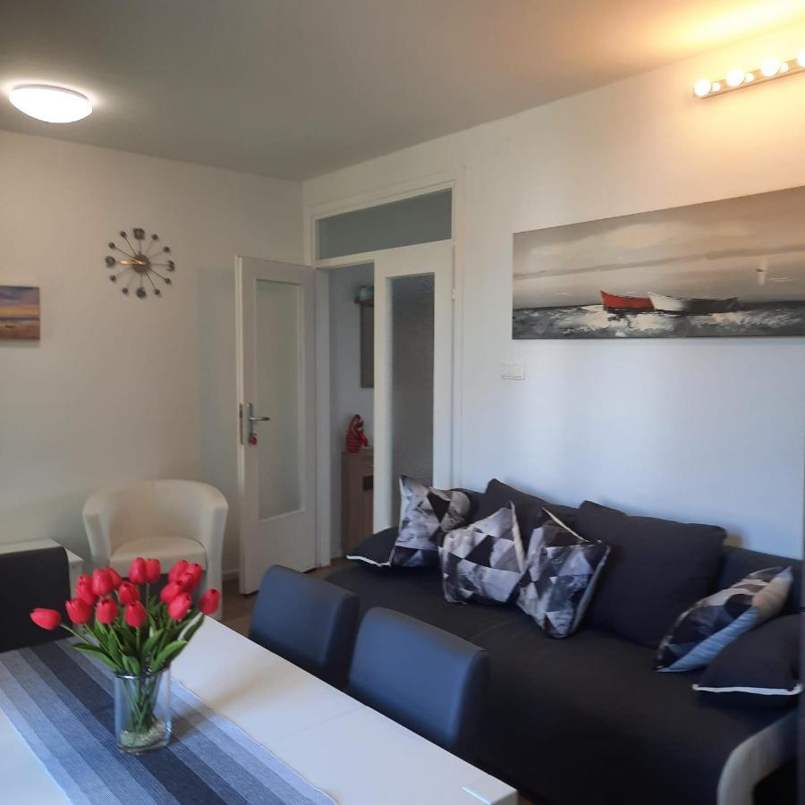 Beach Apartment Kate With Sea View, Balcony And Parking, Murter, Dalmatia Exterior foto