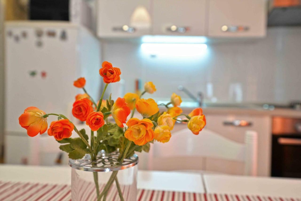 Beach Apartment Kate With Sea View, Balcony And Parking, Murter, Dalmatia Exterior foto